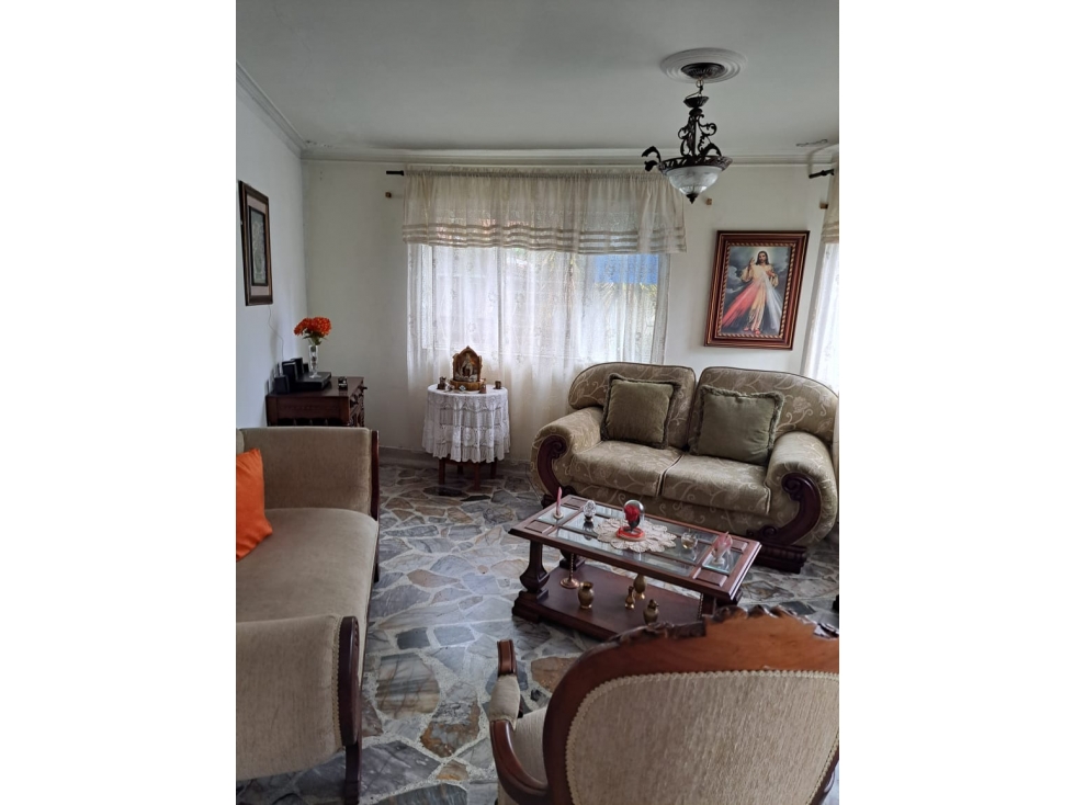 VENTA DE CASA LAURELES, MEDELLIN — foto 2