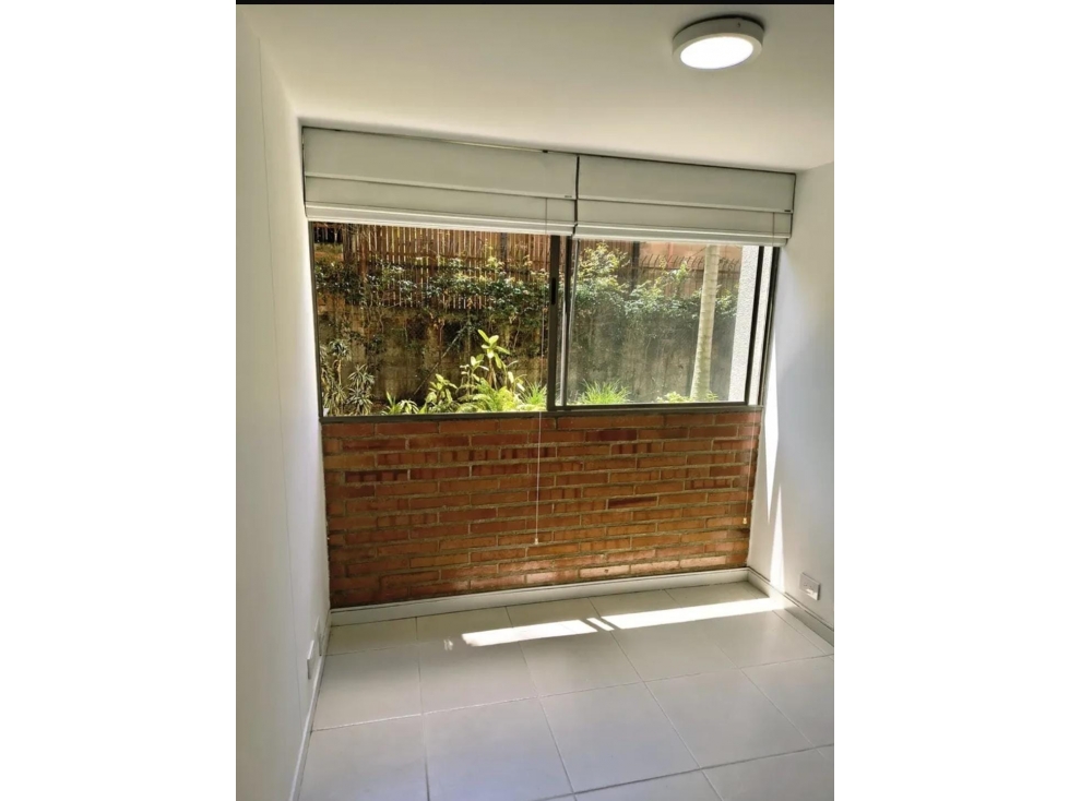 APARTAMENTO EN VENTA EN LOMA DE LOS BERNAL MEDELLIN — foto 6
