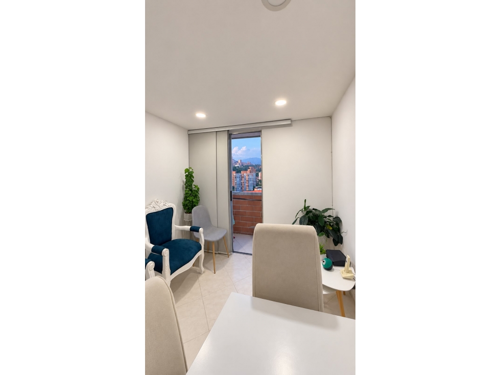 SE VENDE APARTAMENTO EN LOS COLORES