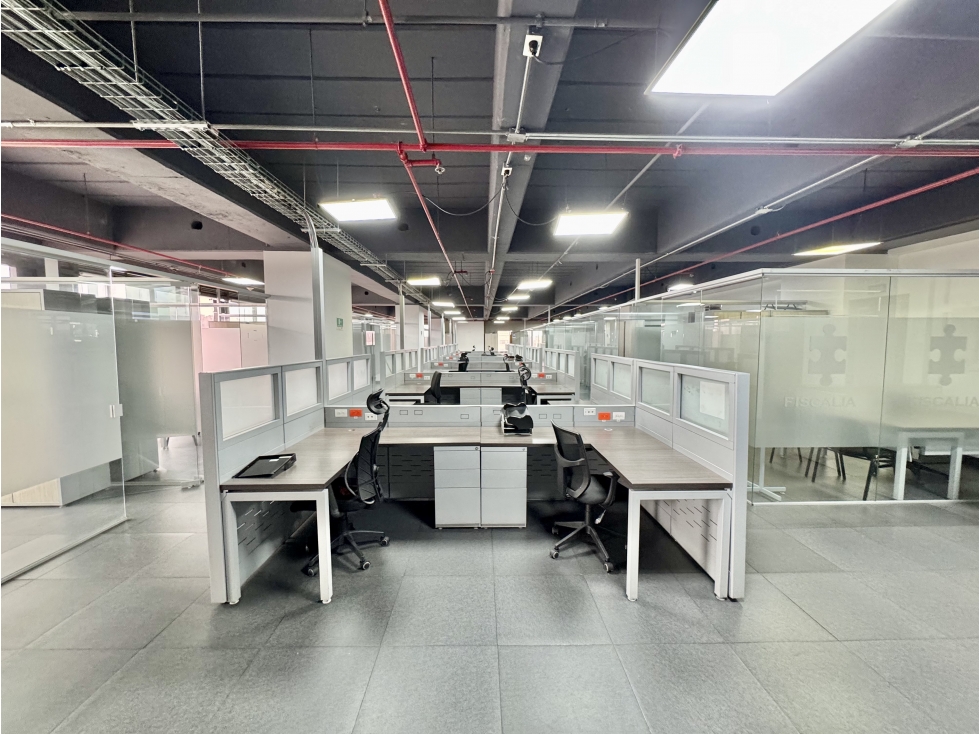 OFICINA AMOBLADA EN CORREDOR EMPRESARIAL DE SALITRE