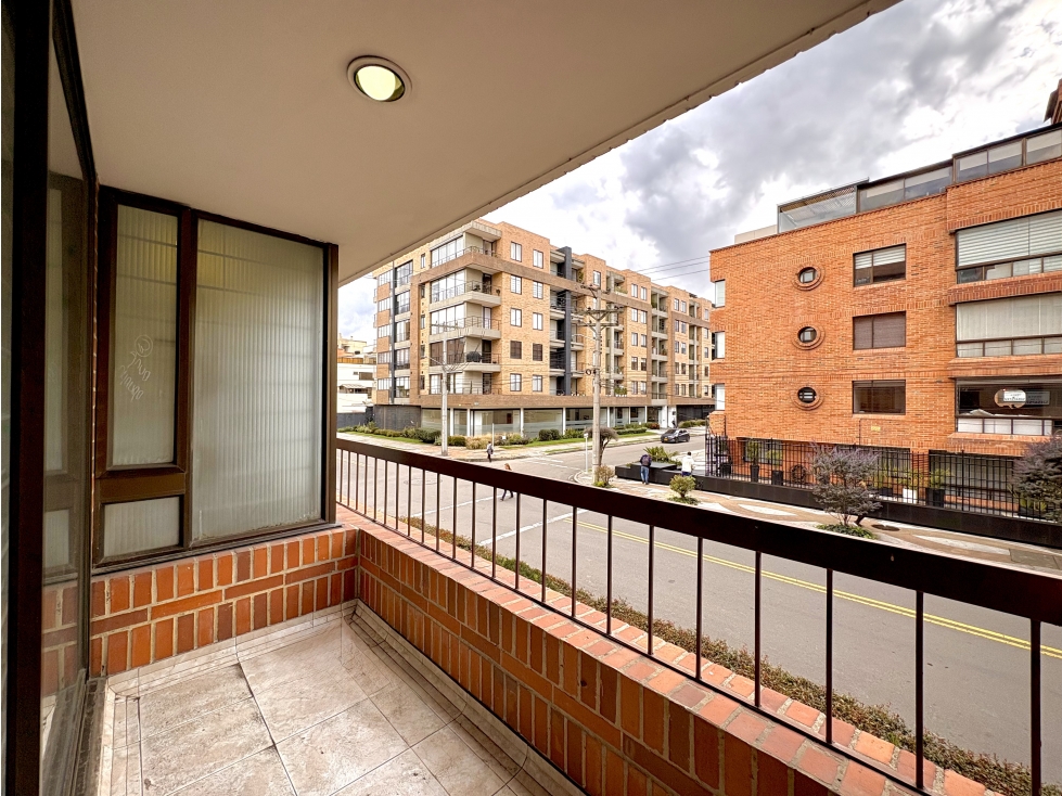 Apartamento con terraza y gran espacio en Santa Barbara — foto 4