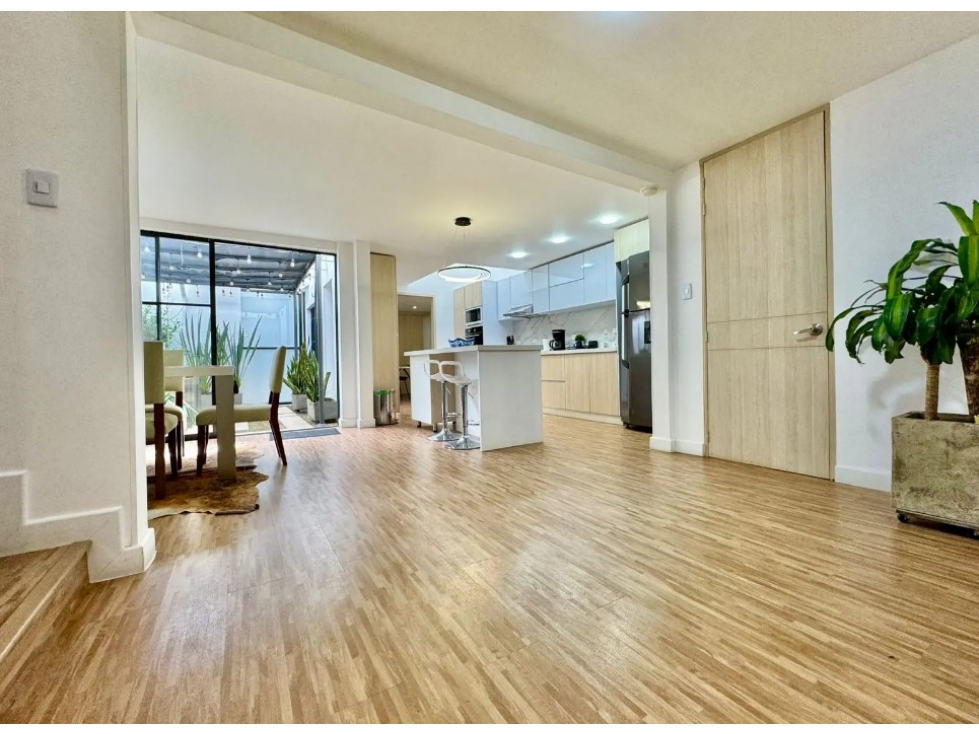 ESPECTACULAR CASA REMODELADA EN CEDRITOS