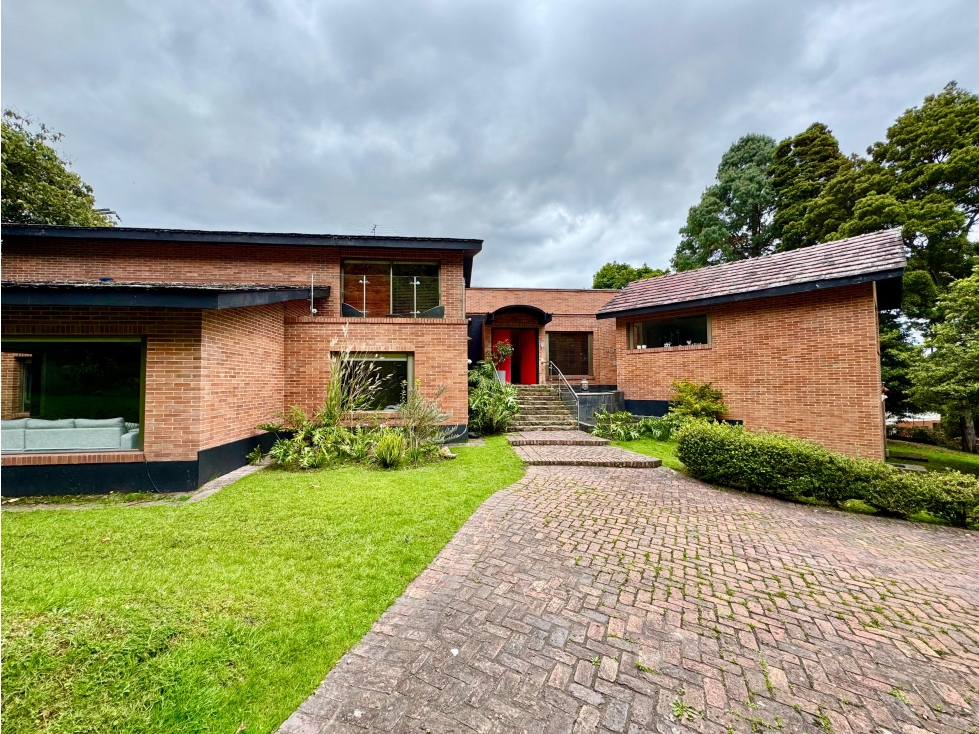 Espectacular Casa en Venta en Torca con Reserva Natural Privada