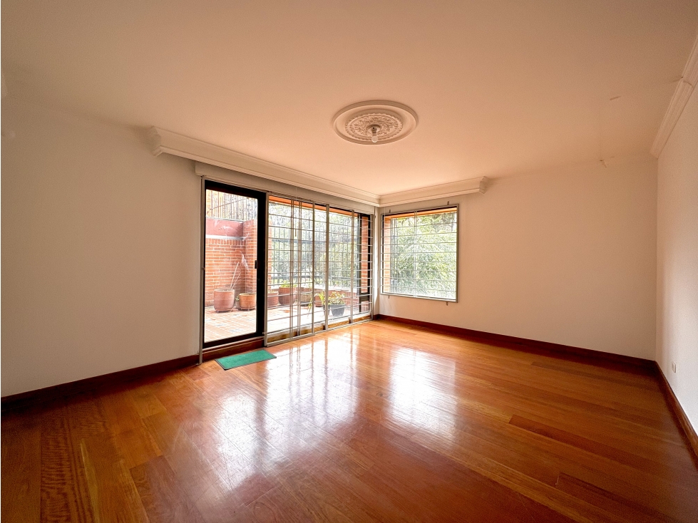 Apartamento con terraza y gran espacio en Santa Barbara — foto 3