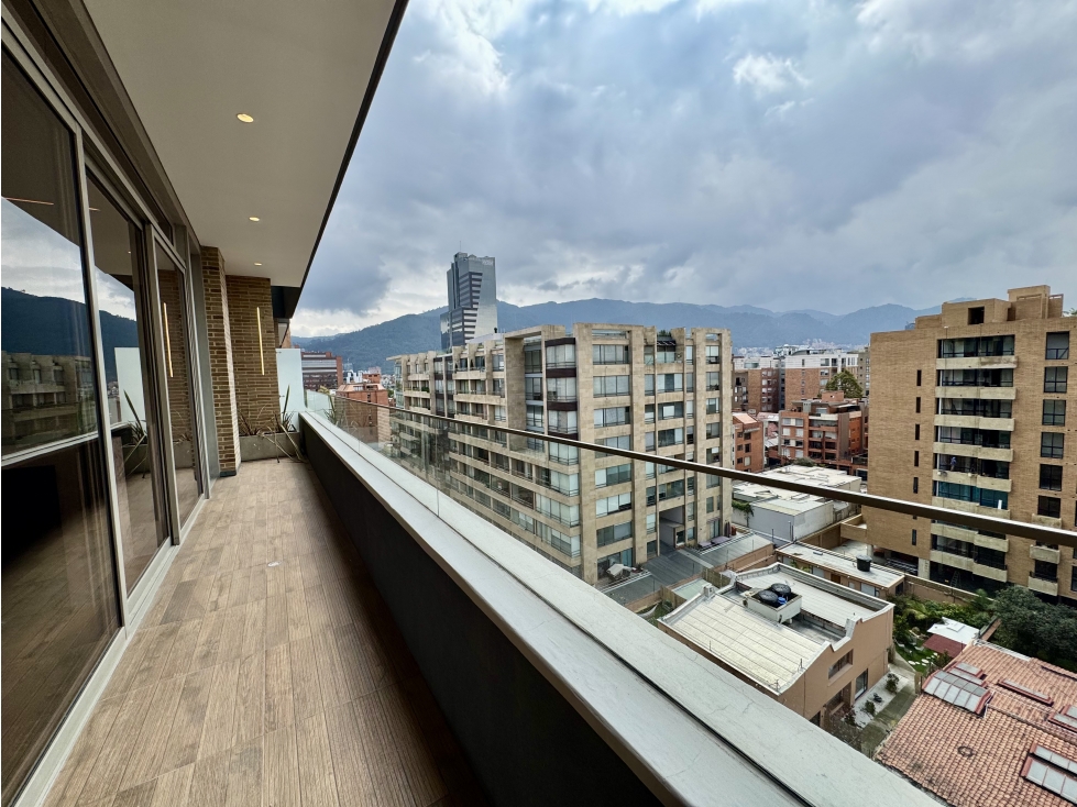 Moderno y amplio Apartamento con vista exterior y balcón — foto 2