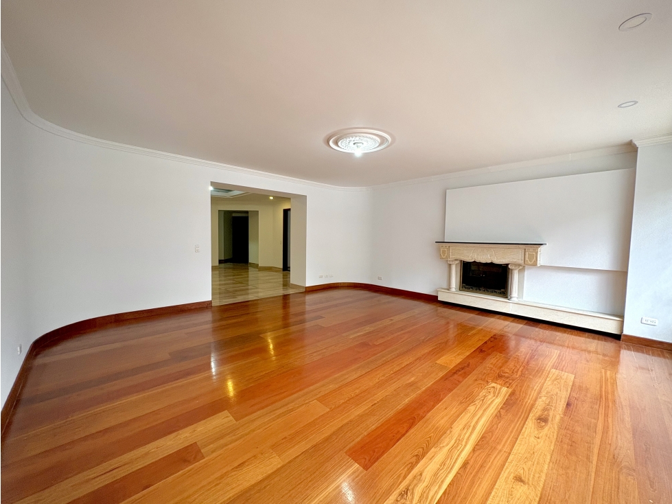 Apartamento con terraza y gran espacio en Santa Barbara — foto 2