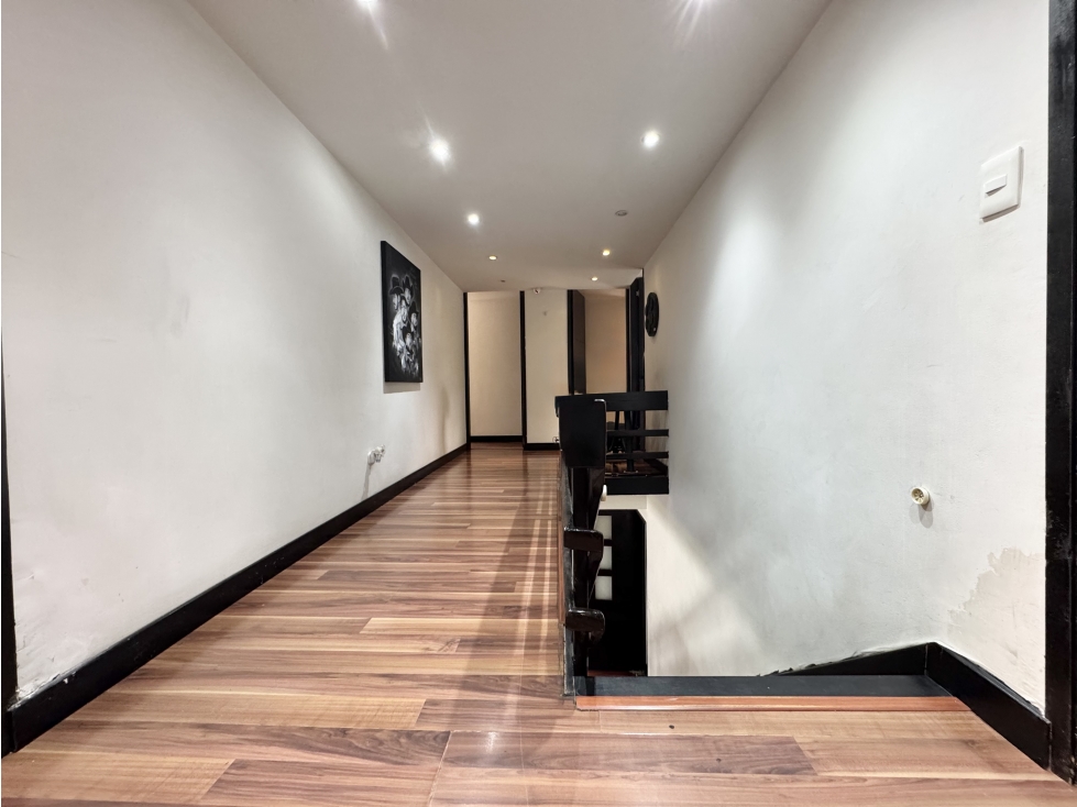 AMPLIA CASA CON CANCHA DE FÚTBOL — foto 4