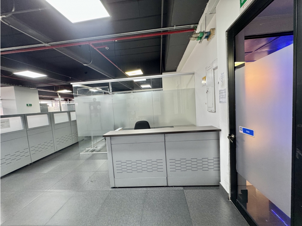 OFICINA AMOBLADA EN CORREDOR EMPRESARIAL DE SALITRE — foto 2