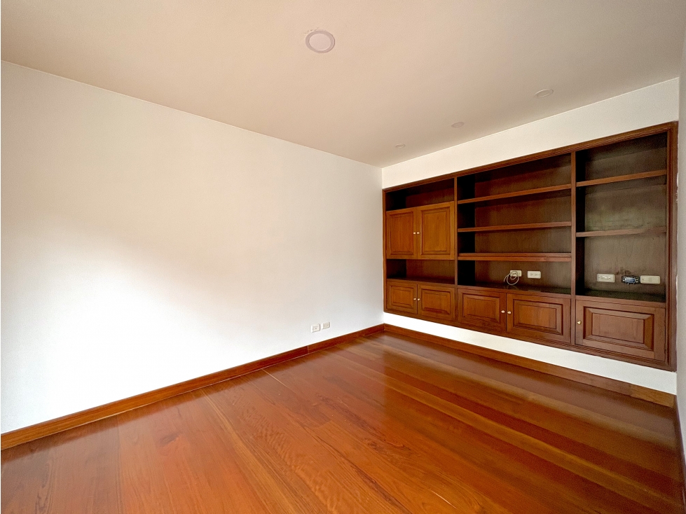 Apartamento con terraza y gran espacio en Santa Barbara — foto 6