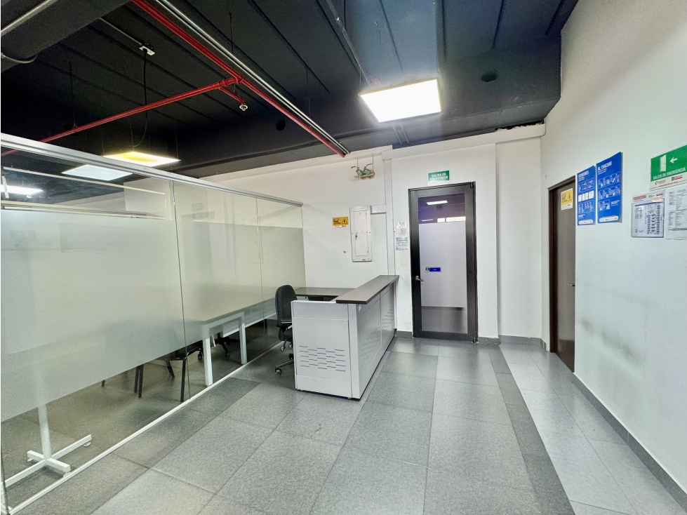 OFICINA AMOBLADA EN CORREDOR EMPRESARIAL DE SALITRE — foto 3