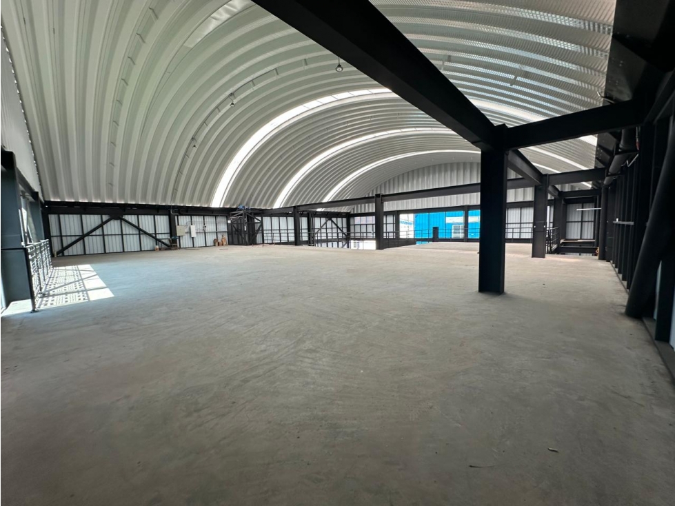 VENTA BODEGA INDUSTRIAL EN GUARNE SOBRE LA AUTOPISTA MEDELLIN BOGOTÁ - 1