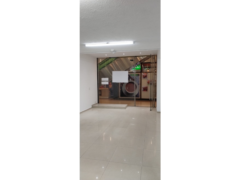 Arriendo Local de 55 M2 en C.C. METROPOLIS — foto 4
