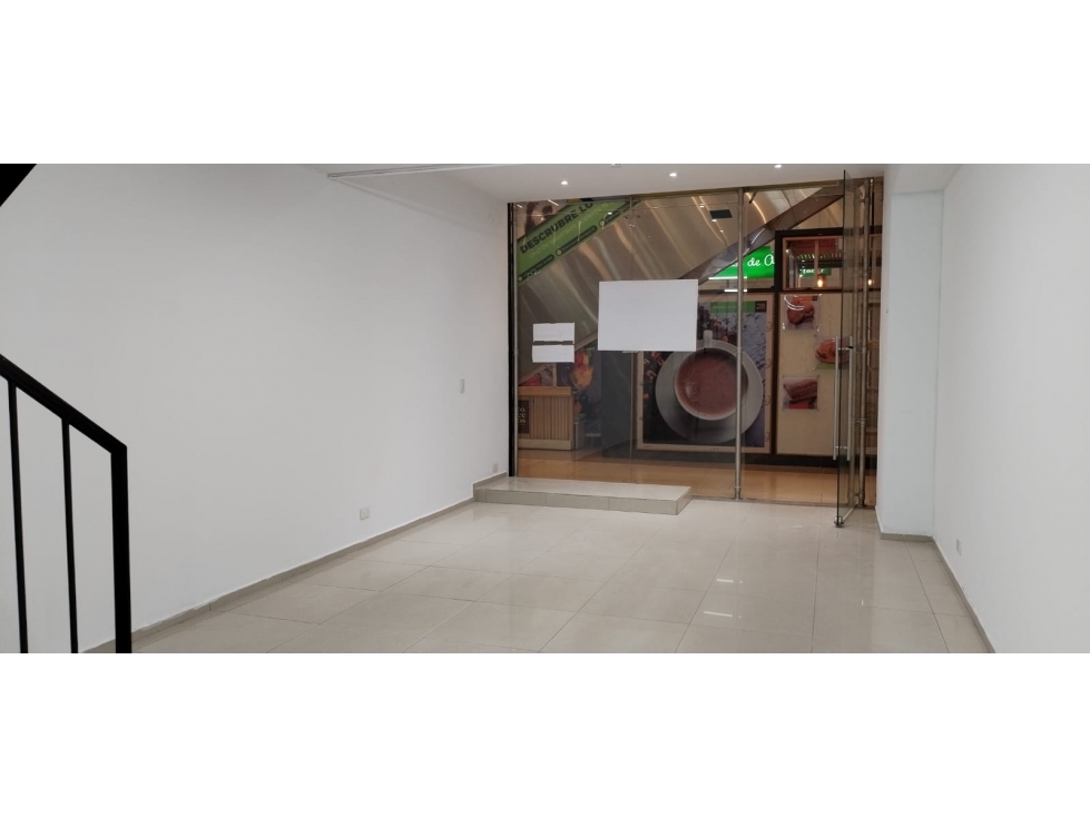 Vendo Oficina de 60 M2 en C.C. METROPOLIS — foto 3