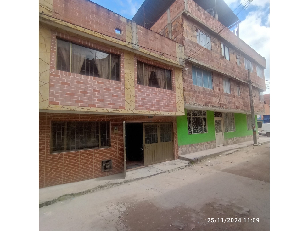 SE VENDE CASA RENTABLE EN EL BARRIO KASANDRA UBICADA EN FONTIBON