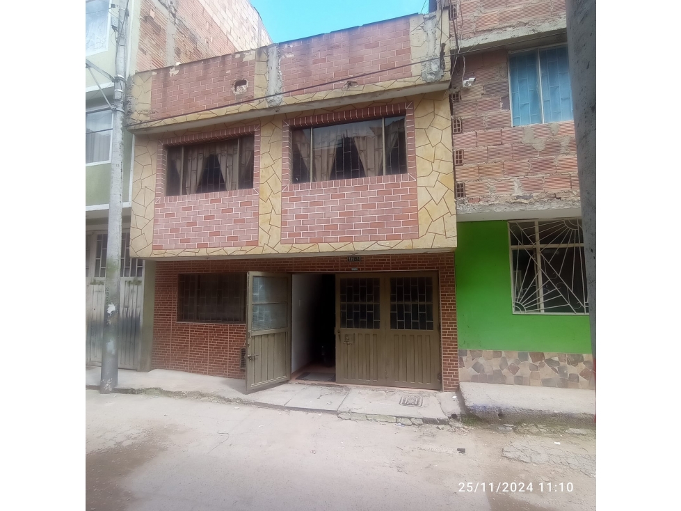 SE VENDE CASA RENTABLE EN EL BARRIO KASANDRA UBICADA EN FONTIBON — foto 2