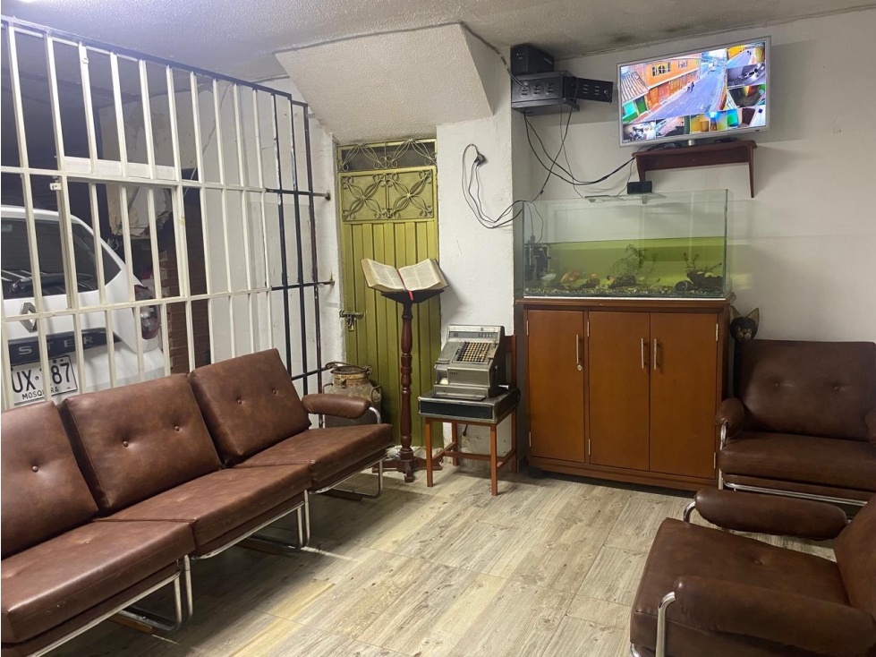 SE VENDE CASA MEDIANERA RENTABLE DE 4 NIVELES EN EL CENTRO DE FUNZA - 4