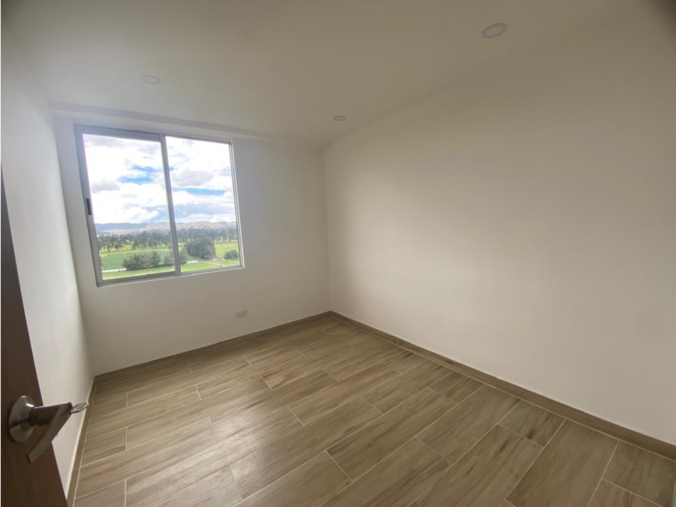 SE ARRIENDA APARTAMENTO EN EL CONJUNTO VERDE OLIVA EN MADRID — foto 4