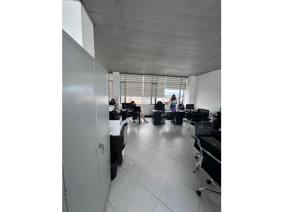 SE ARRIENDA OFICINAS EN EL CENTRO DE MOSQUERA DE 4 PISOS - 4