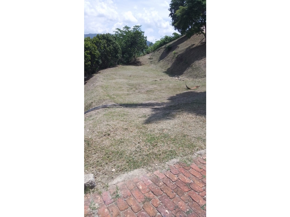 SE VENDE LOTE ESQUINERO EN EL CONDOMINIO VERDE MAR EN APULO - 4