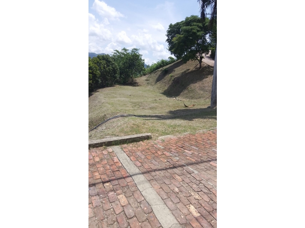 SE VENDE LOTE ESQUINERO EN EL CONDOMINIO VERDE MAR EN APULO - 3