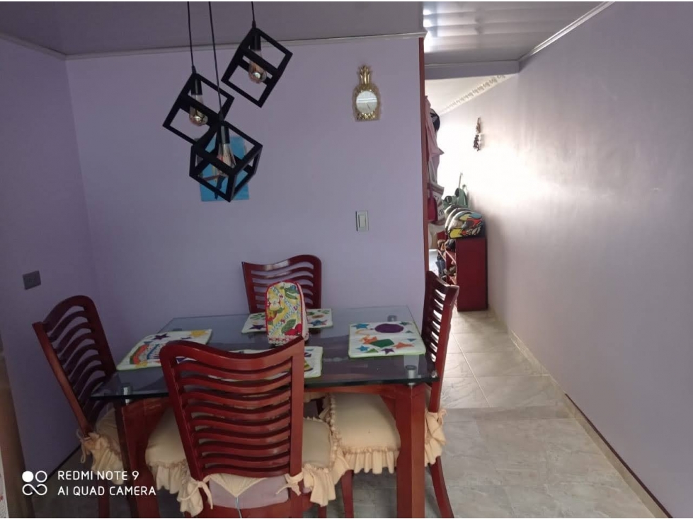 SE VENDE CASA DE TRES PISOS EN LA ARBOLEDA EN MOSQUERA - 2