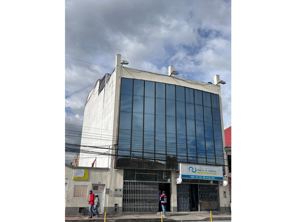 SE ARRIENDA OFICINAS EN EL CENTRO DE MOSQUERA DE 4 PISOS - 2