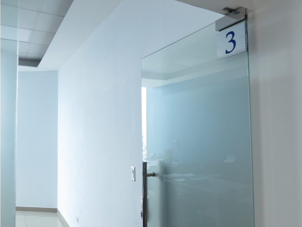 B3 - OFICINA PRIVADA VISTA A LA CIUDAD - 6
