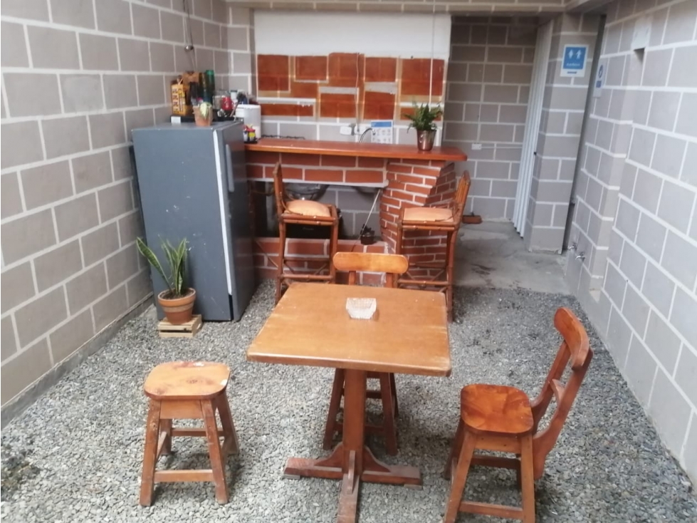 VENTA DE CASA-LOCAL EN JARDIN, ZONA CENTRO — foto 6