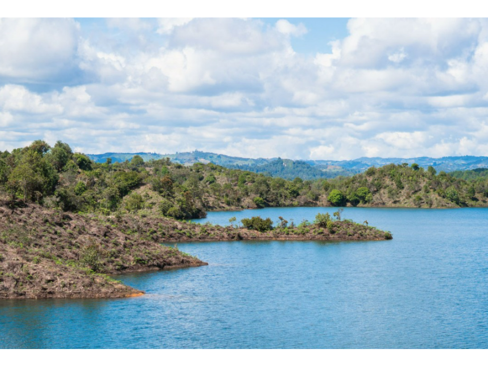 VENTA DE LOTE EN GUATAPE, CERCA AL MALECON - 4