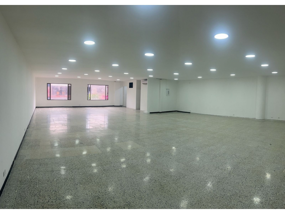 LOCAL COMERCIAL EN ITAGUI, CENTRO DE LA MODA - 1