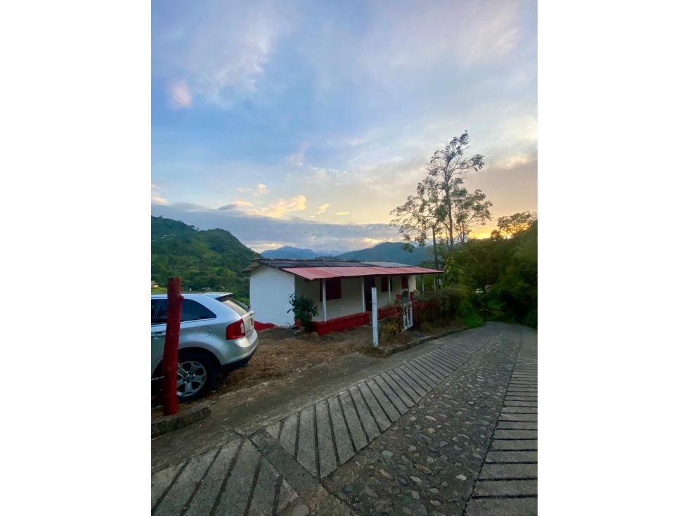VENTA LOTE CON CABAÑA EN JARDIN, SECTOR SAN BARTOLO - 1