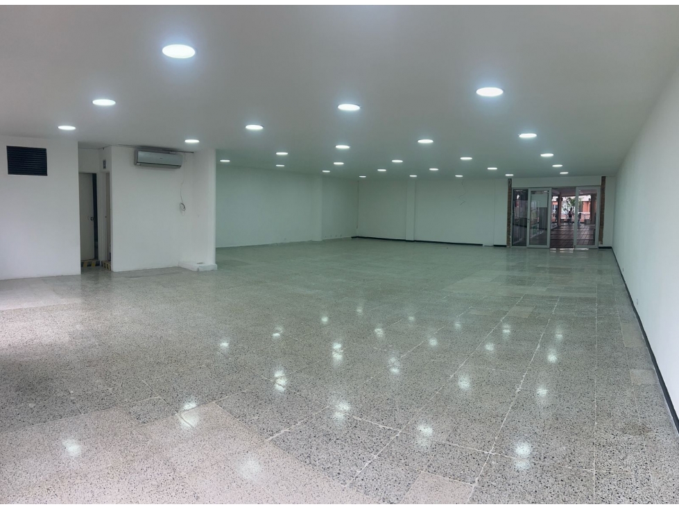 LOCAL COMERCIAL EN ITAGUI, CENTRO DE LA MODA - 3
