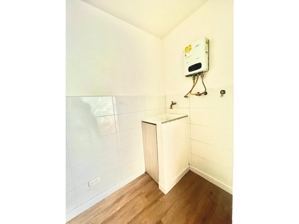 APARTAMENTO EN SABANETA, URB ALTOS DE VALPARAISO, PRADOS DE SABANETA — foto 4