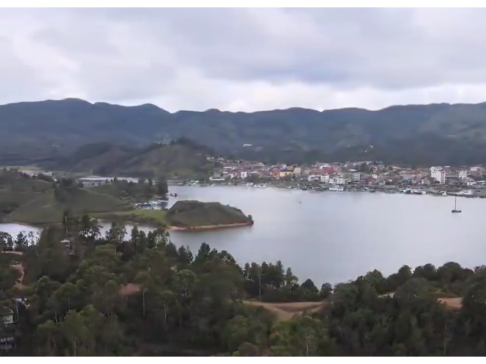 VENTA DE LOTE EN GUATAPE, CERCA AL MALECON - 2