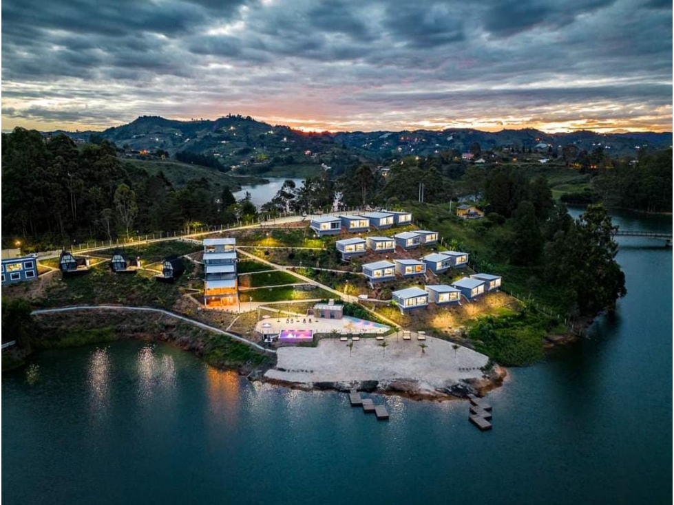 VENTA HOTEL EN GUATAPE, SECTOR REPLICA DEL PEÑOL - 1