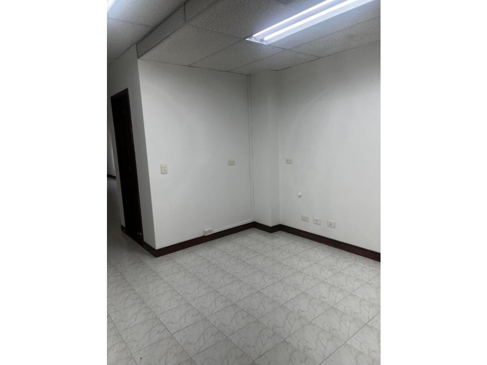 VENTA OFICINA EN LA MILLA DE ORO, EL POBLADO, MEDELLIN — foto 6