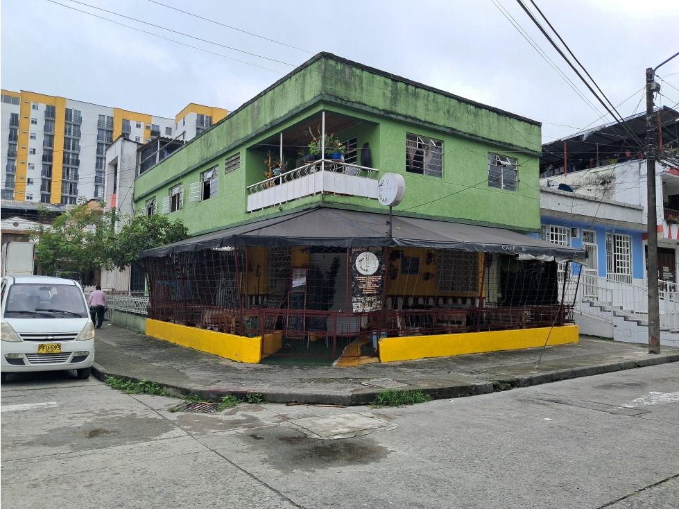 CASA ESQUINERA BARRIO GRANADA ARMENIA Q
