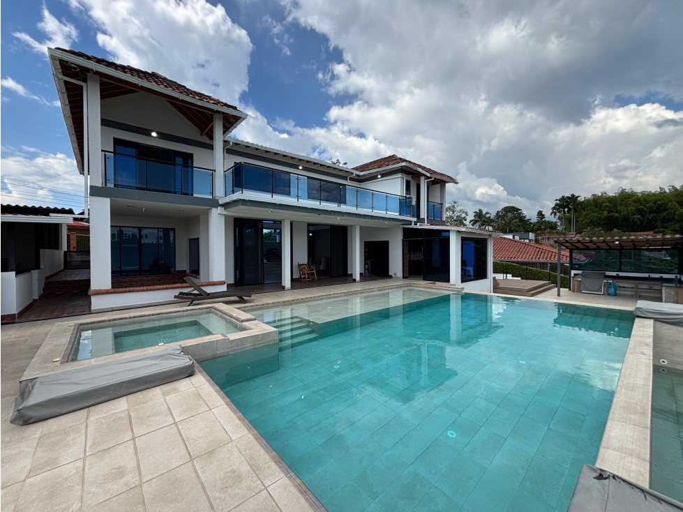 Se Vende Casa Campestre en Sabanitas - Pereira