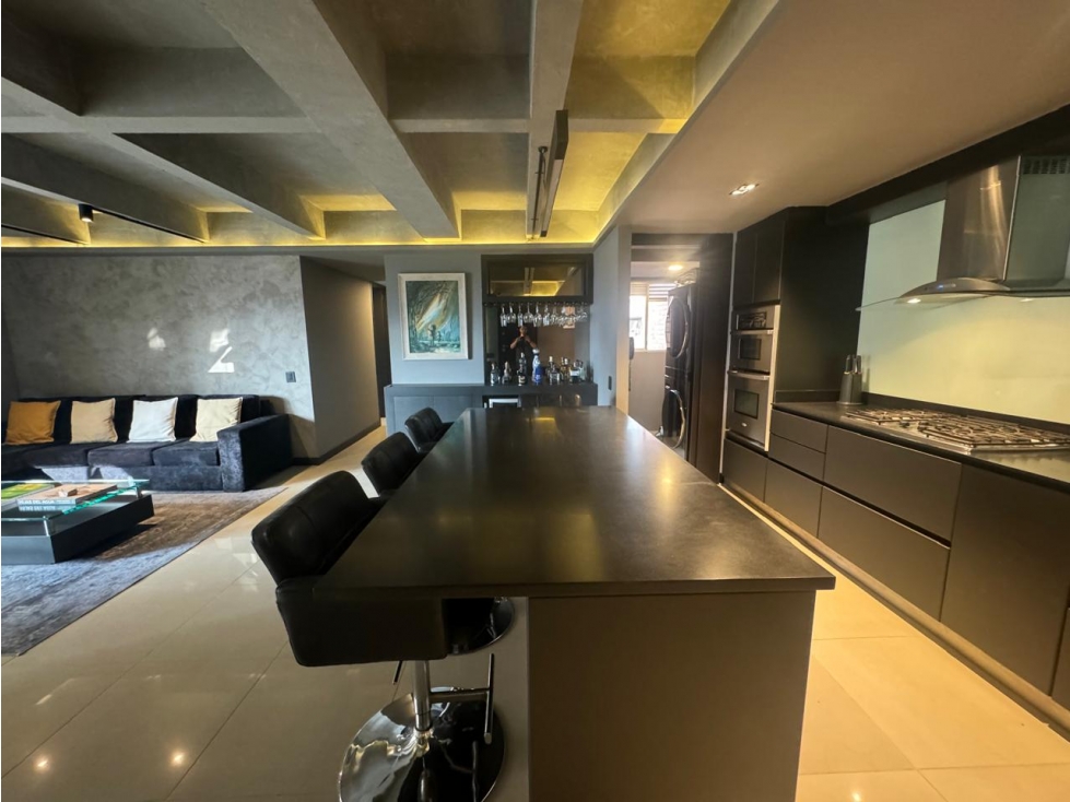 Venta apartamento remodelado. El Poblado, Castropol. U completa. — foto 6
