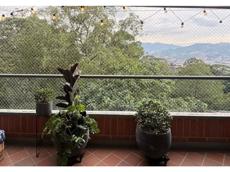 Venta apartamento vista verde. El Poblado, San Lucas. U completa.