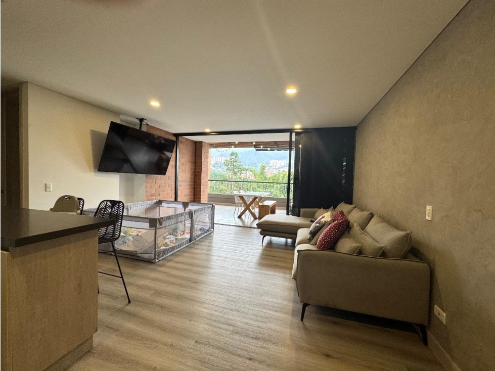 Venta apartamento reformado con terraza, Envigado, Las Brujas — foto 4