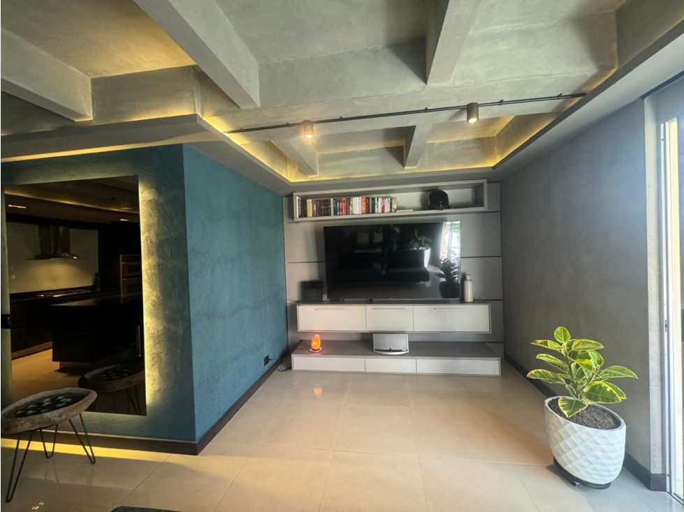 Venta apartamento remodelado. El Poblado, Castropol. U completa. — foto 5