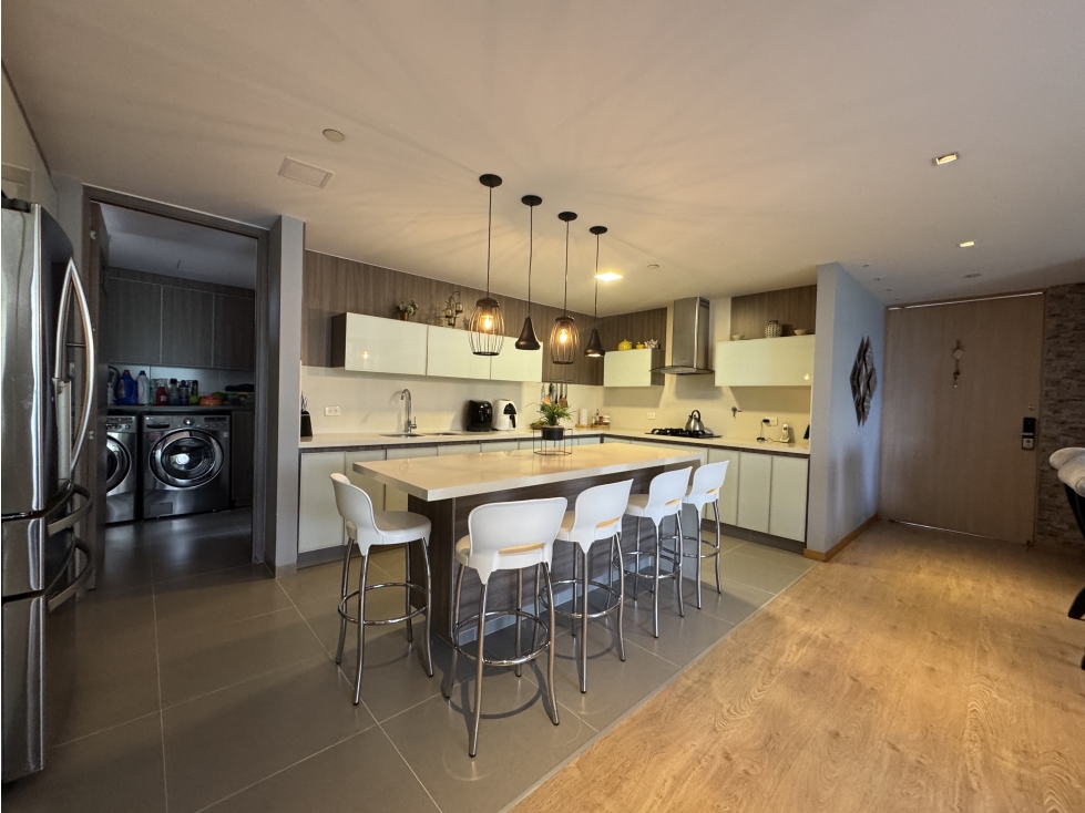 Venta apartamento con balcón, Envigado, El Esmeraldal. Ud. Completa. — foto 5