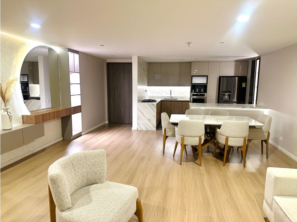 Venta apartamento con balcón, Ud. completa. Envigado, Las Brujas. — foto 2