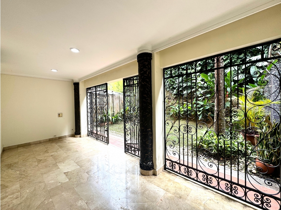 Alquiler casa con zona verde. El Poblado, La Superior. Ud. con pisci — foto 3