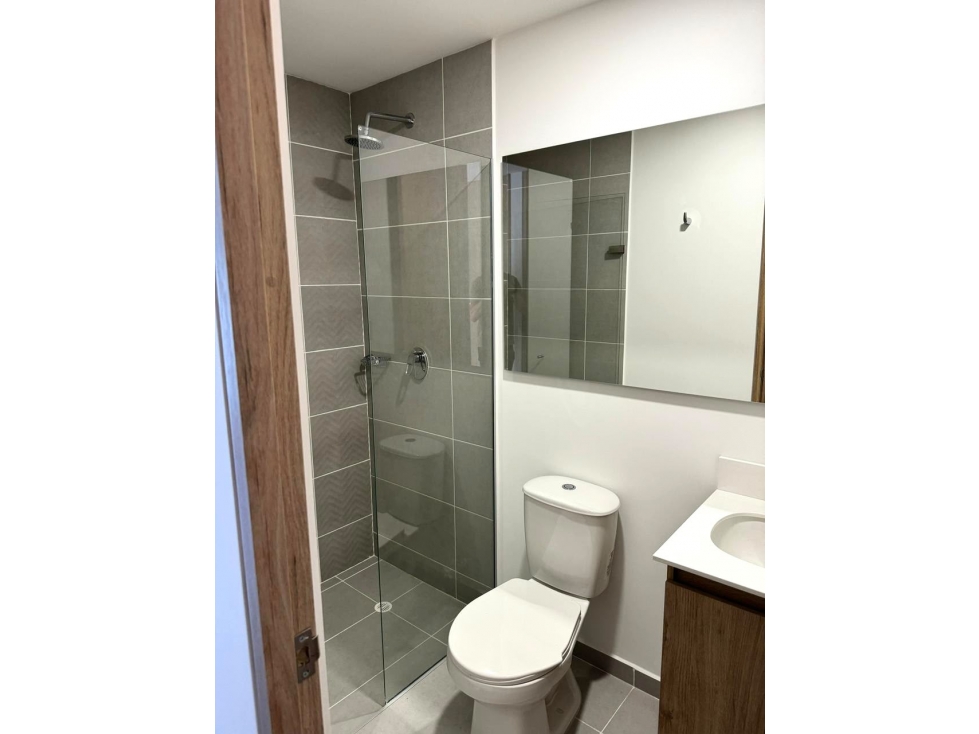 Venta apartamento con balcón. Guayabal. Unidad completa. — foto 6