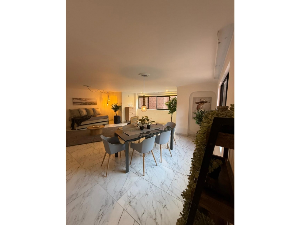 Venta apartamento remodelado y amoblado. El Poblado, Inferior. — foto 4