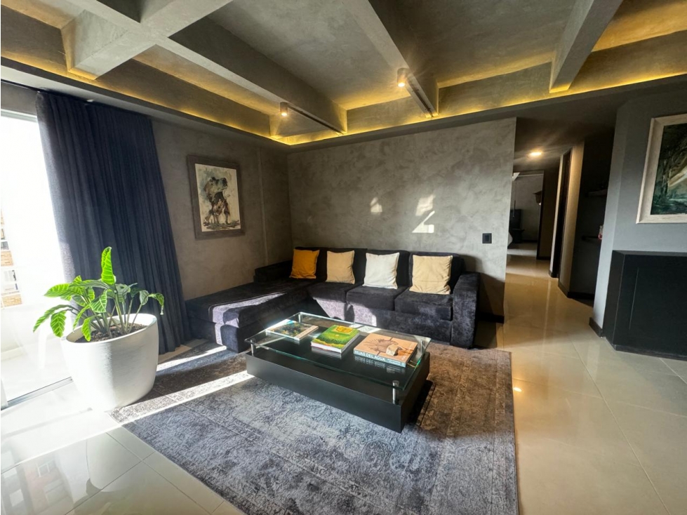Venta apartamento remodelado. El Poblado, Castropol. U completa. — foto 2
