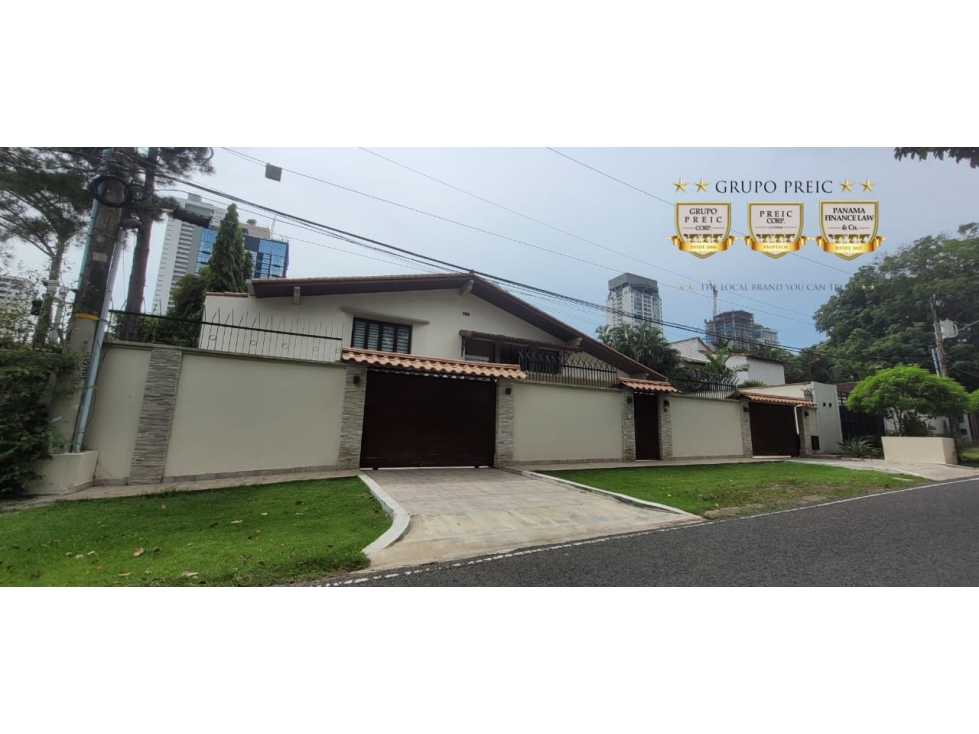 Casa con piscina - Altos del Golf