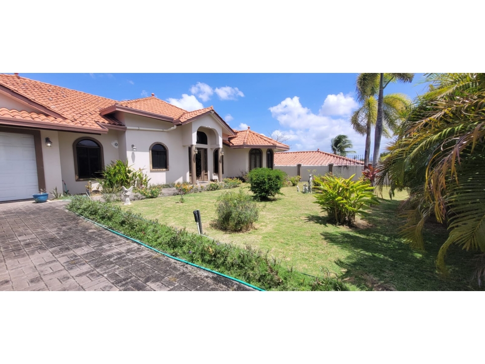 Bella Casa en Venta - San Carlos